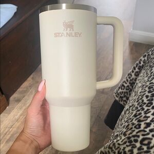 Stanley Cream Insulated Mug with Ergonomic Handle